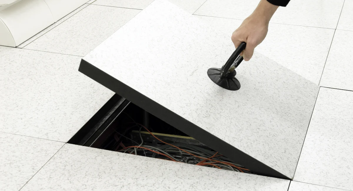 Underfloor wires